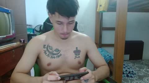 justin_taylor02 online show from 10/12/25, 02:05