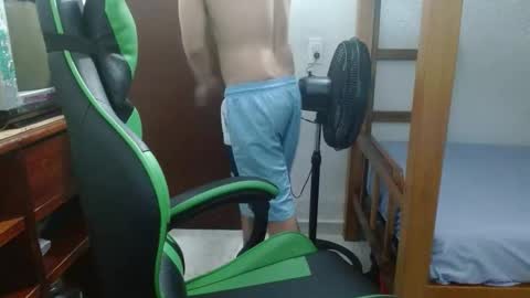 justin_taylor02 online show from 11/02/25, 09:06