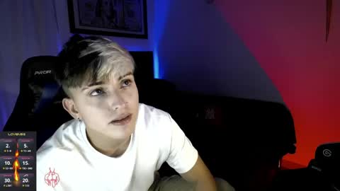 Snapshot of justin_trevor chatting on 04/22/26, 02:25 Justin trevor online show from 04/22/26, 02:25