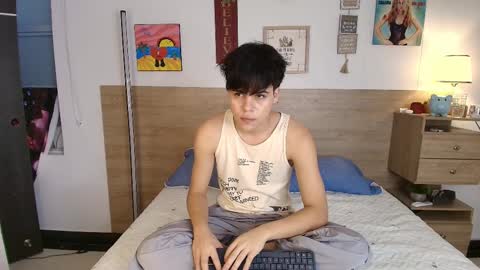 Snapshot of justinbiler chatting on 10/01/25, 02:01 Justin online show from 10/01/25, 02:01