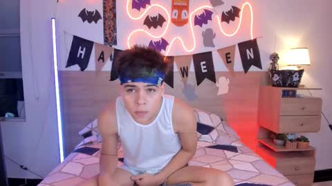 Snapshot of justinbiler chatting on 10/22/25, 01:33 Justin online show from 10/22/25, 01:33