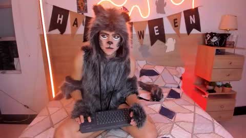 Snapshot of justinbiler chatting on 10/31/25, 01:23 Justin online show from 10/31/25, 01:23