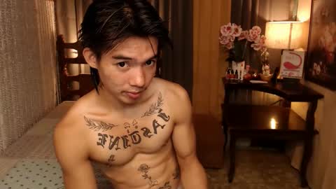 Snapshot of justine_hunk chatting on 12/24/24, 06:00 justine_hunk online show from 12/24/24, 06:00