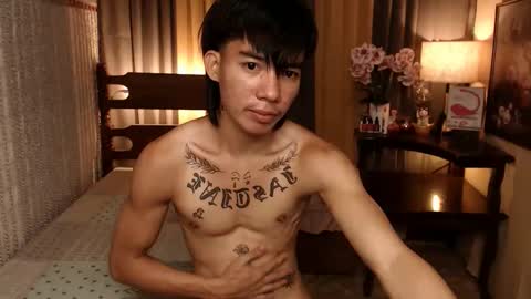 Snapshot of justine_hunk chatting on 01/03/25, 01:05 justine_hunk online show from 01/03/25, 01:05
