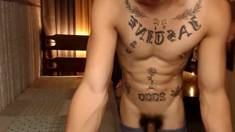 Snapshot of justine_hunk chatting on 01/12/25, 10:45 justine_hunk online show from 01/12/25, 10:45