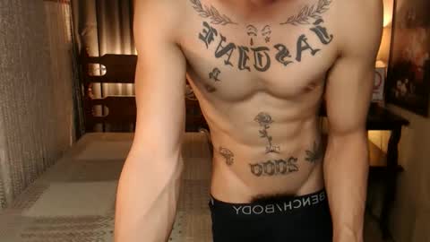 Snapshot of justine_hunk chatting on 02/28/25, 10:30 justine_hunk online show from 02/28/25, 10:30