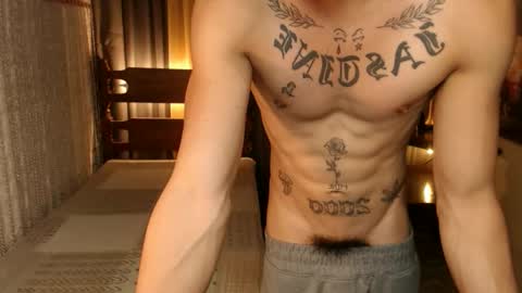 Snapshot of justine_hunk chatting on 03/10/25, 04:07 justine_hunk online show from 03/10/25, 04:07