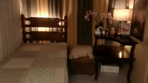 Snapshot of justine_hunk chatting on 10/05/25, 06:12 justine_hunk online show from 10/05/25, 06:12