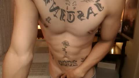 Snapshot of justine_hunk chatting on 10/16/25, 04:57 justine_hunk online show from 10/16/25, 04:57