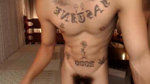 Snapshot of justine_hunk chatting on 10/28/25, 04:49 justine_hunk online show from 10/28/25, 04:49