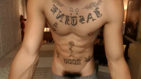 Snapshot of justine_hunk chatting on 11/10/25, 06:12 justine_hunk online show from 11/10/25, 06:12