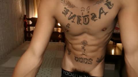 Snapshot of justine_hunk chatting on 11/24/25, 05:18 justine_hunk online show from 11/24/25, 05:18