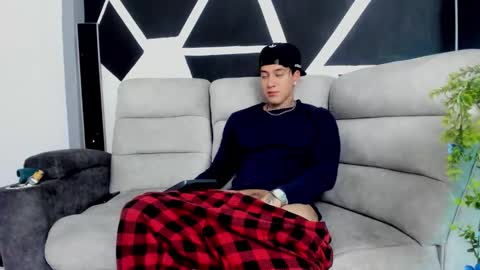 justinfuller_31 online show from 11/09/25, 07:01