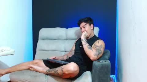 justinfuller_31 online show from 05/27/26, 07:33