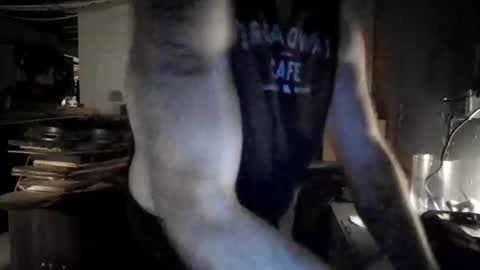 Snapshot of justinmoore1987 chatting on 12/18/25, 06:19 justinmoore1987 online show from 12/18/25, 06:19