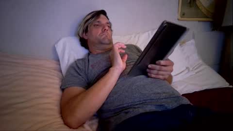 Snapshot of justinnorthwood chatting on 11/12/25, 07:42 JustinNorthwood online show from 11/12/25, 07:42