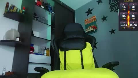 Snapshot of justinsc chatting on 10/27/25, 06:12 Justinsc online show from 10/27/25, 06:12