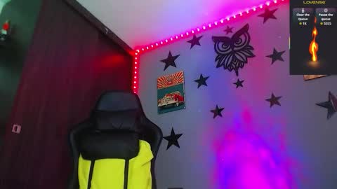 Snapshot of justinsc chatting on 10/30/25, 07:14 Justinsc online show from 10/30/25, 07:14