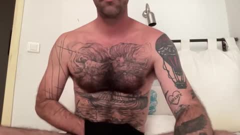 Snapshot of justmeandyou00 chatting on 10/06/25, 02:14 justmeandyou00 online show from 10/06/25, 02:14