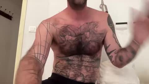 Snapshot of justmeandyou00 chatting on 10/13/25, 01:33 justmeandyou00 online show from 10/13/25, 01:33