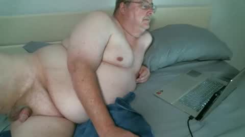 Snapshot of justmedm64 chatting on 11/22/25, 01:26 justmedm64 online show from 11/22/25, 01:26
