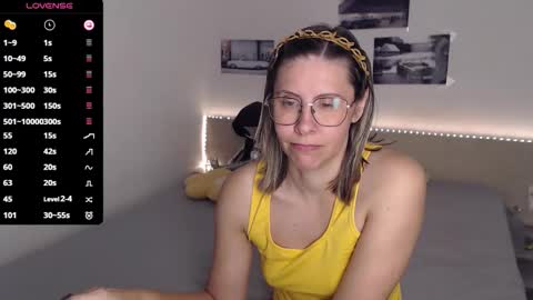 Julie online show from 10/02/25, 03:57