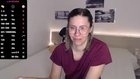 Julie online show from 10/11/25, 04:22