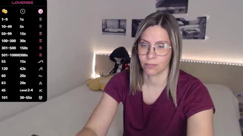 Julie online show from 10/27/25, 05:17