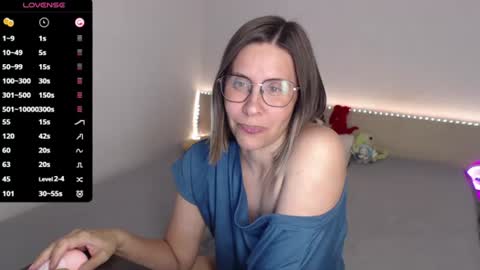Julie online show from 07/10/26, 04:20