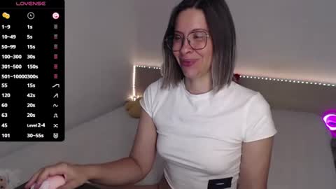 Julie online show from 07/22/26, 04:04