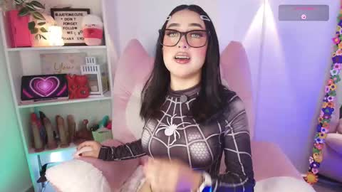 Snapshot of justonecute chatting on 02/28/26, 12:22 Emy online show from 02/28/26, 12:22