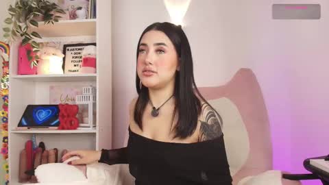 Snapshot of justonecute chatting on 03/03/26, 01:12 Emy online show from 03/03/26, 01:12