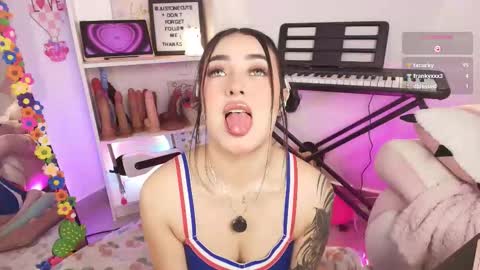 Snapshot of justonecute chatting on 03/16/26, 01:11 Emy online show from 03/16/26, 01:11