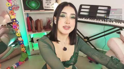 Snapshot of justonecute chatting on 03/18/26, 12:14 Emy online show from 03/18/26, 12:14