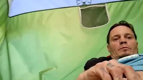 Snapshot of jveillette00p27 chatting on 11/08/25, 08:29 JimmyJams online show from 11/08/25, 08:29