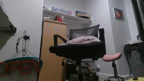 Rock  Peaches  Last tipper gets surprise online show from 12/23/24, 04:33