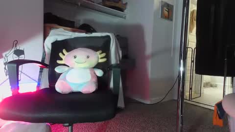 Rock  Peaches  Last tipper gets surprise online show from 02/01/25, 10:05