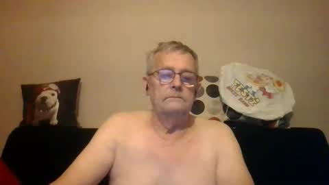 Snapshot of jyarthur01750 chatting on 11/17/25, 03:51 Arthur01750 online show from 11/17/25, 03:51
