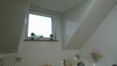 Snapshot of k938601 chatting on 10/10/25, 04:17 k938601 online show from 10/10/25, 04:17