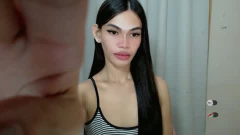 Snapshot of kaamy_dake chatting on 01/17/25, 08:22 KAAMY online show from 01/17/25, 08:22