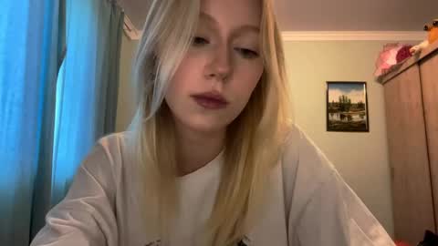 Snapshot of kacicasal chatting on 05/30/26, 12:24 Mia 1st day here online show from 05/30/26, 12:24