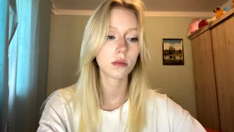Snapshot of kacicasal chatting on 06/03/26, 02:33 Mia 1st day here online show from 06/03/26, 02:33