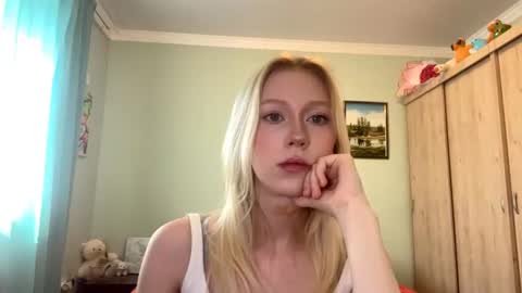 Snapshot of kacicasal chatting on 06/10/26, 12:15 Mia 1st day here online show from 06/10/26, 12:15