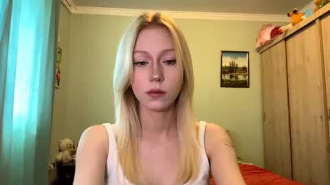 Mia 1st day here online show from 06/20/26, 12:08