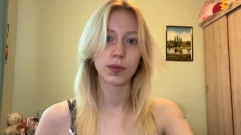 Mia 1st day here online show from 06/24/26, 02:16