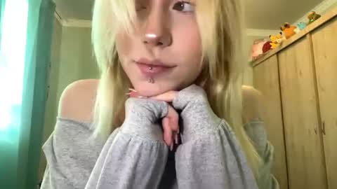 Mia 1st day here online show from 06/27/26, 02:12