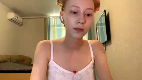 Mia 1st day here online show from 07/19/26, 12:09