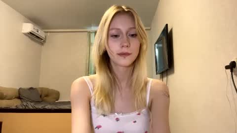 Mia 1st day here online show from 07/28/26, 03:21