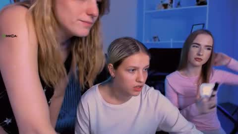 kaela_spell_ online show from 11/23/25, 09:25