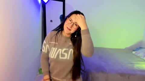 ChloeIndependient model online show from 12/17/24, 01:05